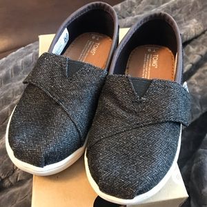 Toddler boy Toms